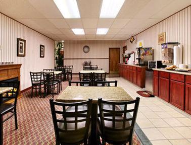 Hotel O Daylight Inn Elkhart I-90, In Restaurant bilde